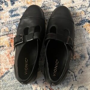 Vionic Women's Black Leather loafers